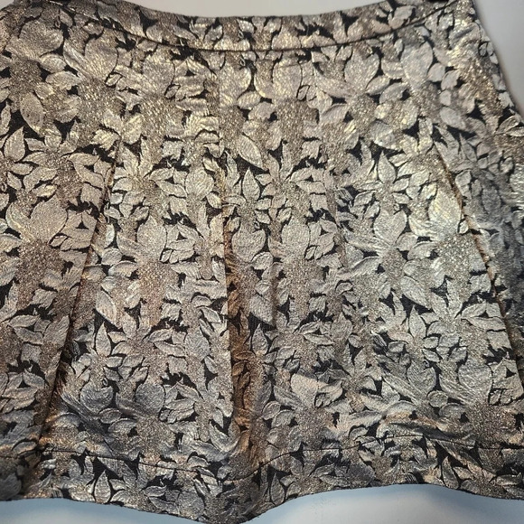 Lovers + Friends | Jacquard Metallic Gold Floral Mini Skirt - Size S - Picture 2 of 13